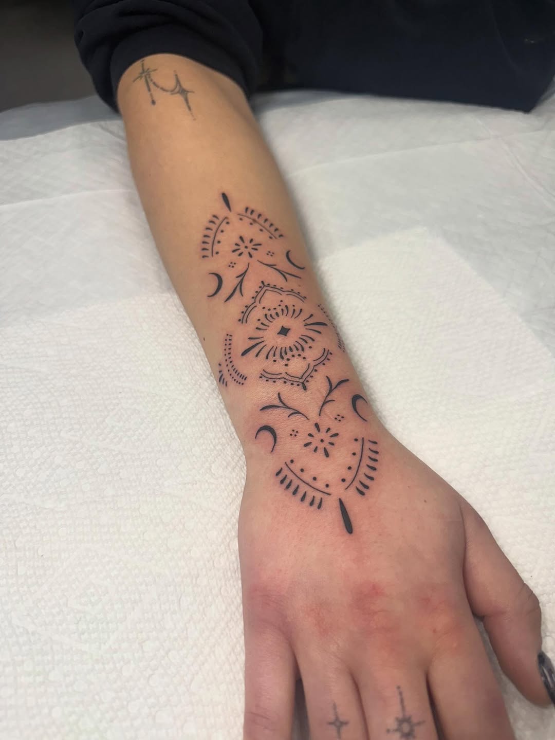 Tattoo by @jojoinkk โ fine_line, geometric