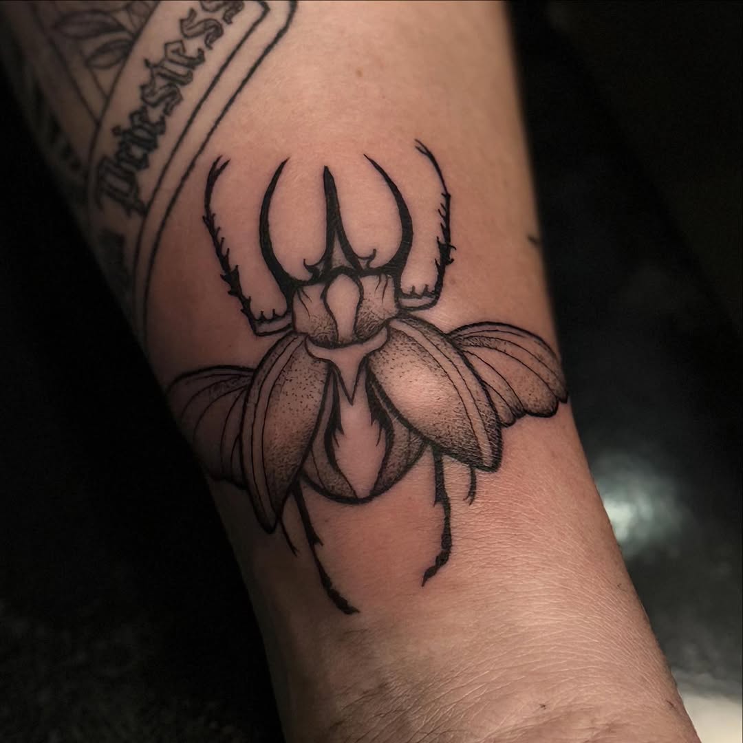 Tattoo by @tinarosetattoos — illustrative, dotwork
