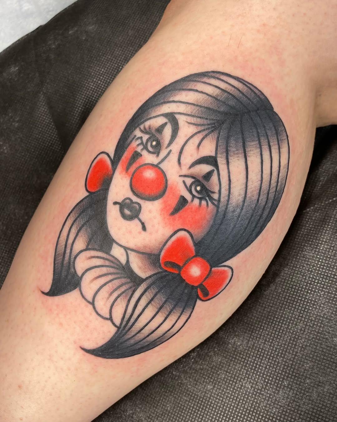 Tattoo by @sarahstabbies — new_school