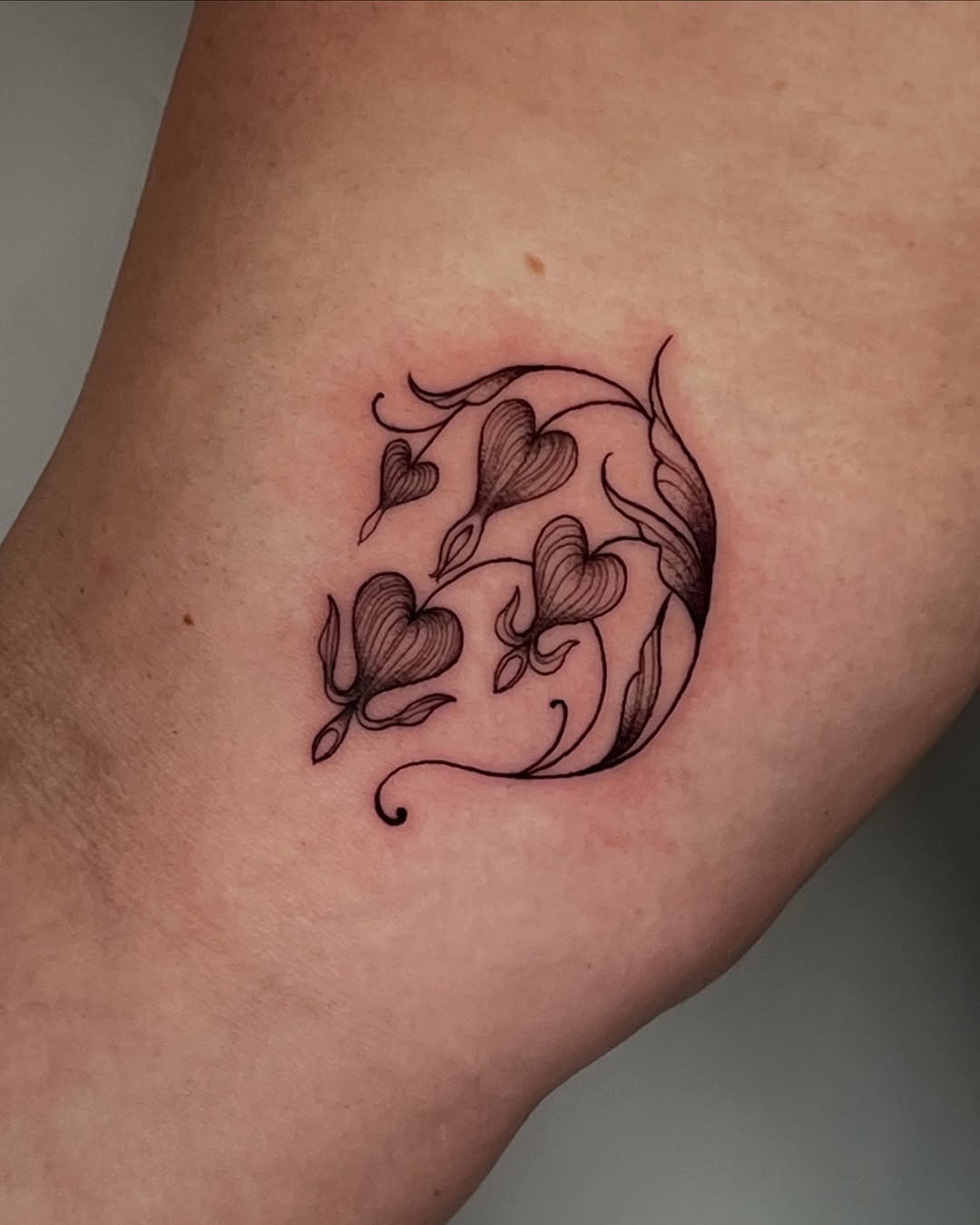 Tattoo by @tallis.andrea — fine_line, black_and_grey