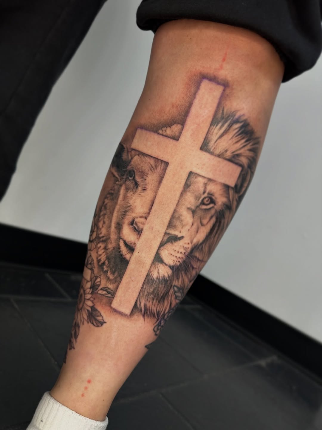 Tattoo by @tattoosbydarci โ black_and_grey, realism