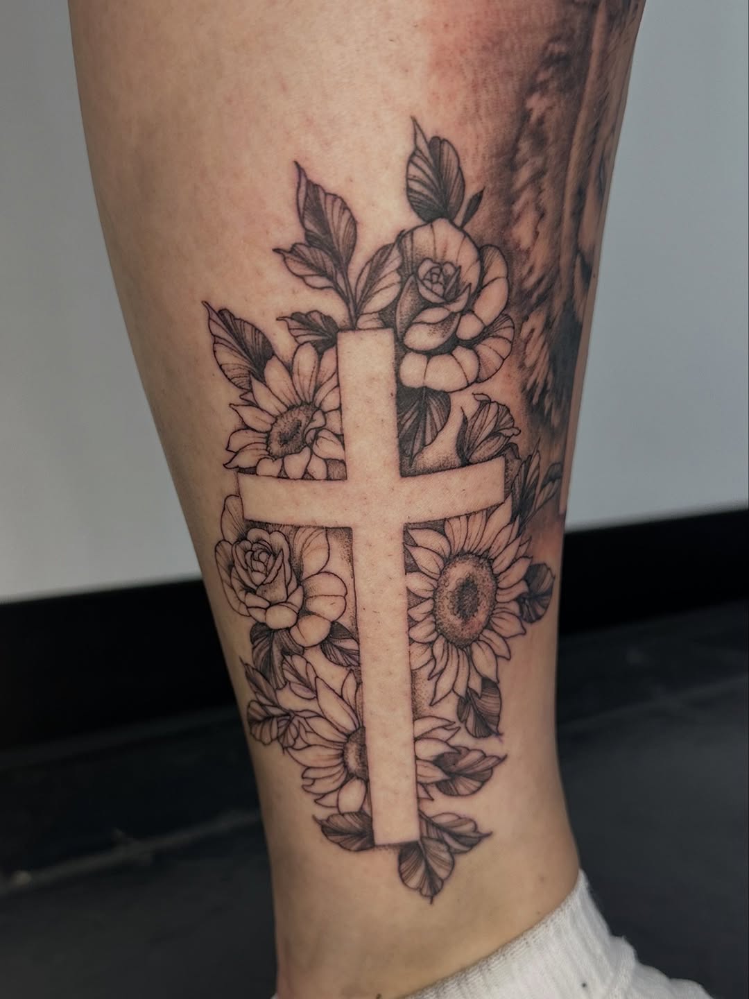 Tattoo by @tattoosbydarci โ black_and_grey