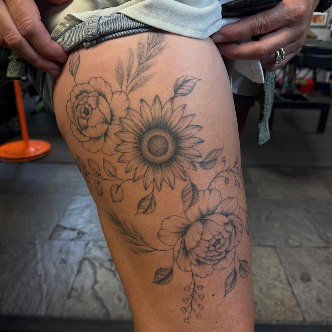 Tattoo by @mrschloeestrada — fine_line