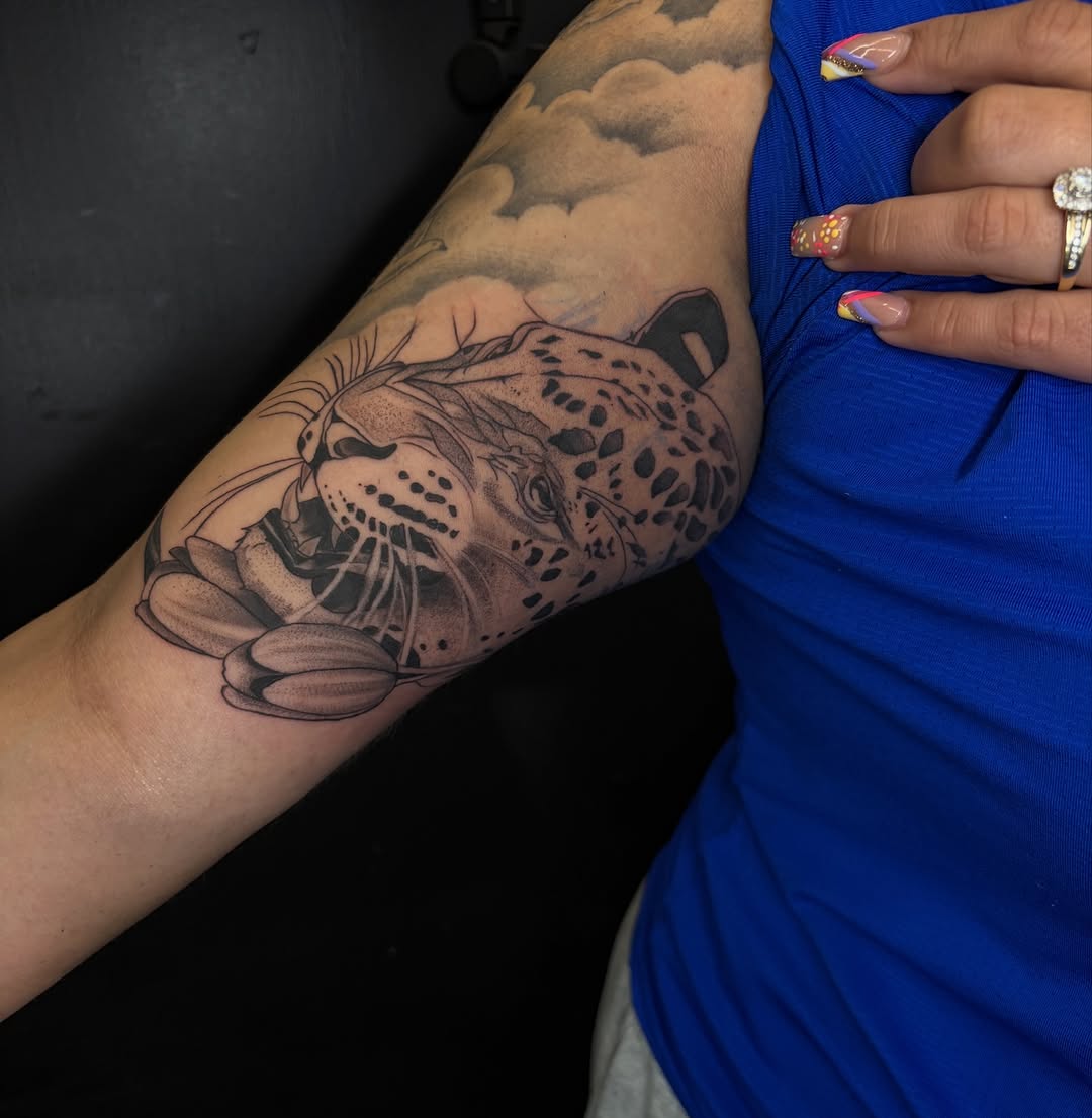 Tattoo by @alt.eredcanvas — black_and_grey, realism