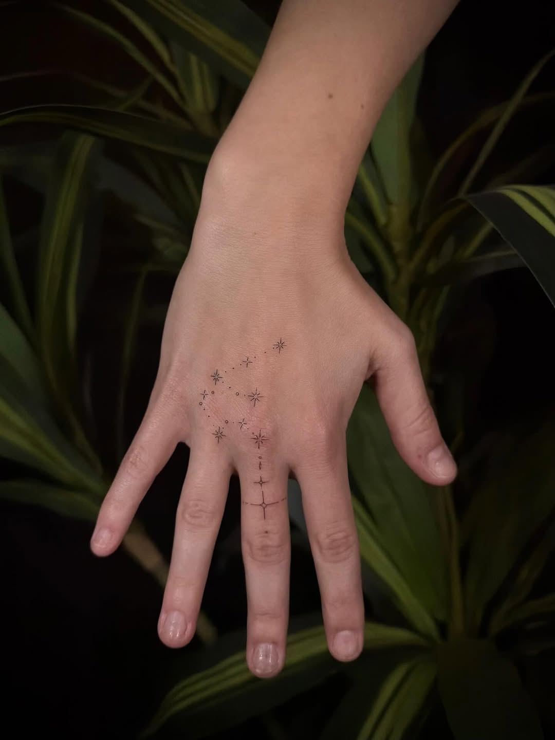 Tattoo by @inksbys — fine_line, minimalist