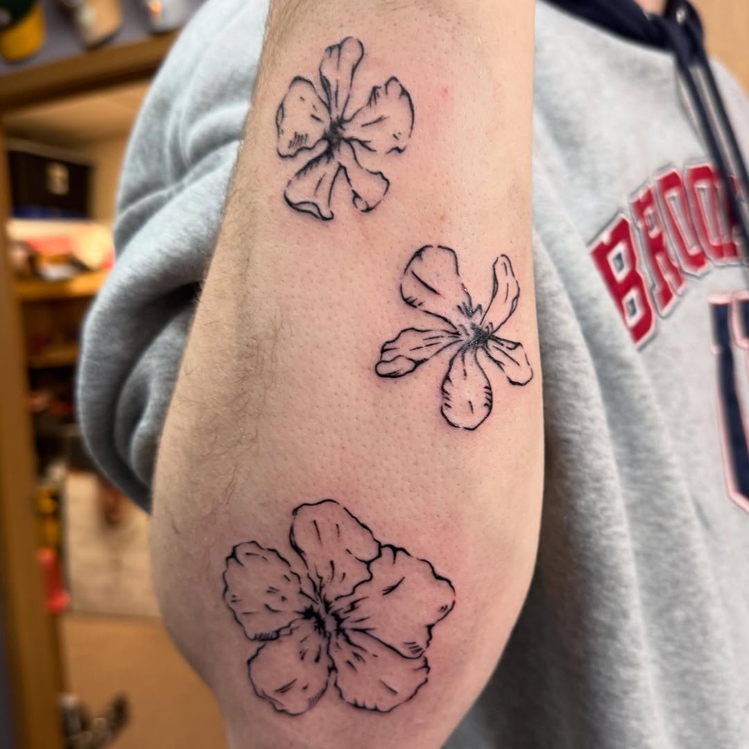 Tattoo by @hunterbeyertattoos — illustrative, fine_line
