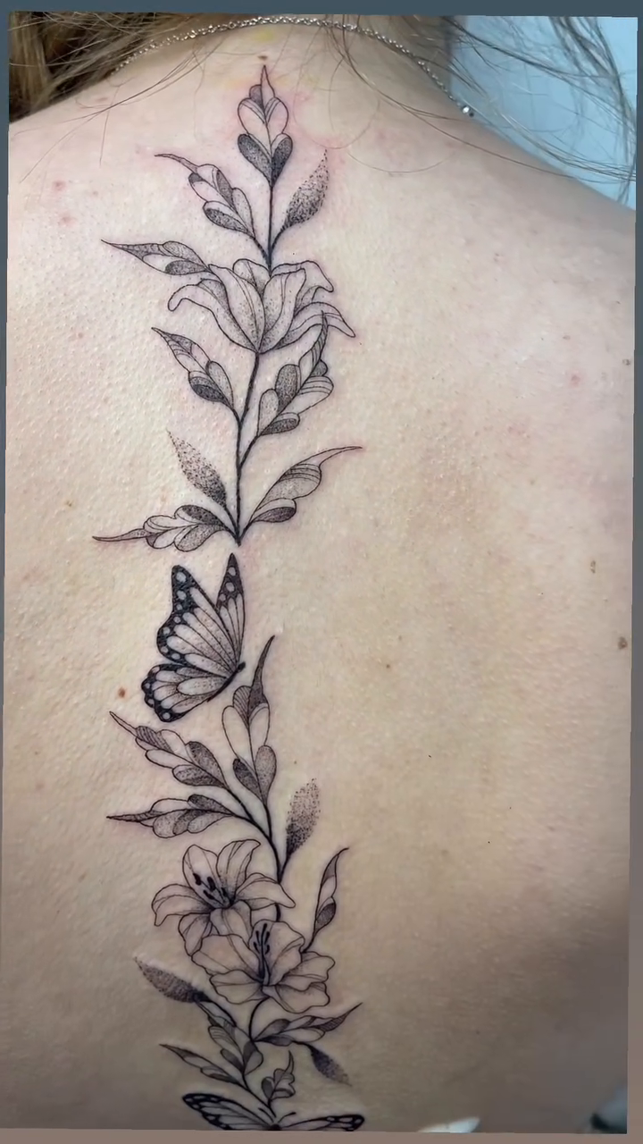 Tattoo by @mieshastattoos — black_and_grey