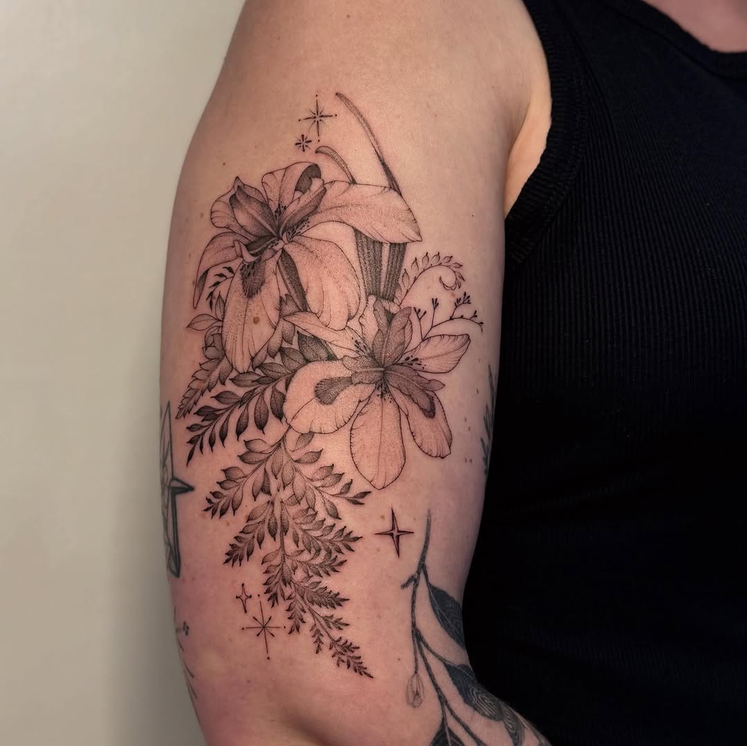 Tattoo by @liannadefleur โ fine_line, black_and_grey