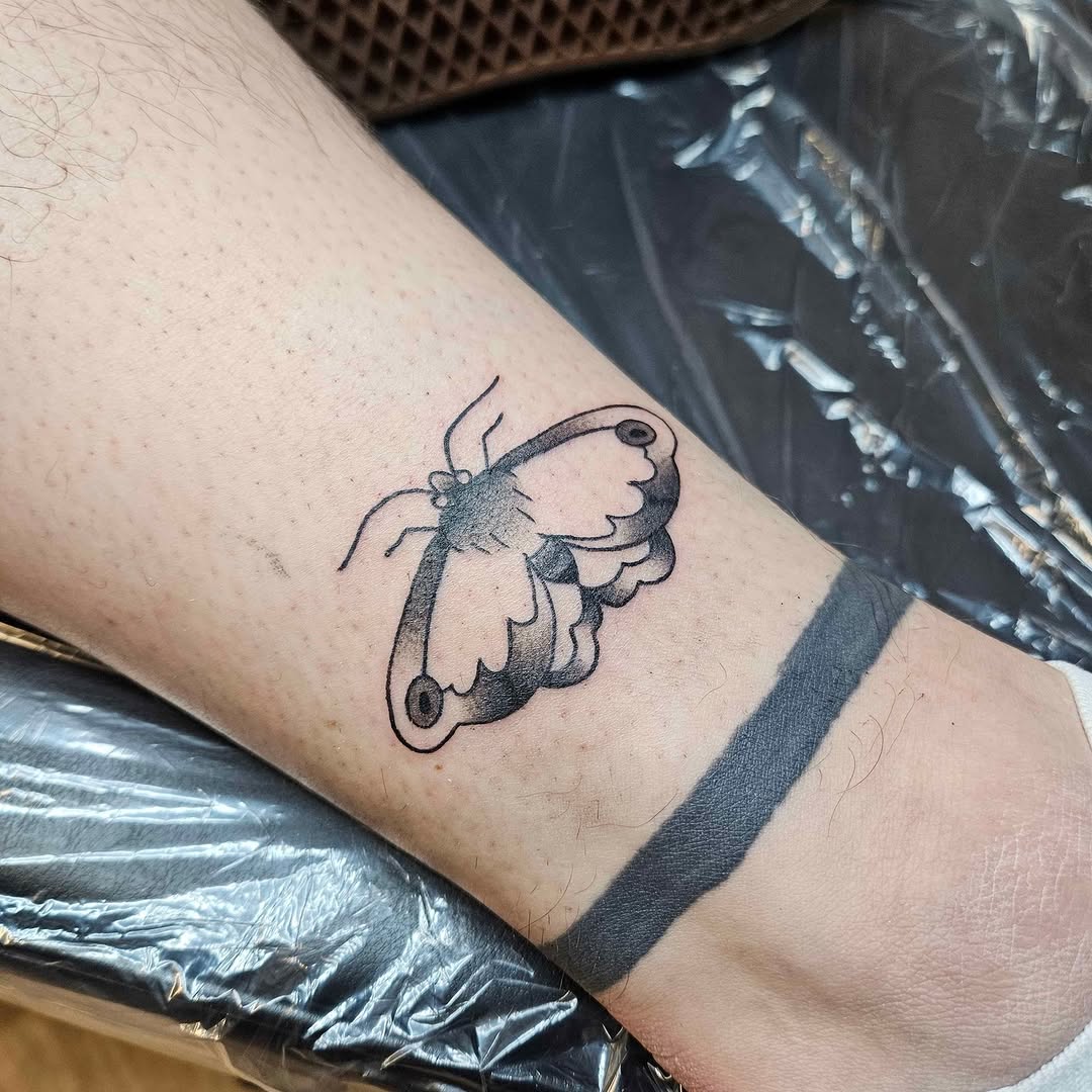 Tattoo by @withencroft_tattoos โ american_traditional, black_and_grey