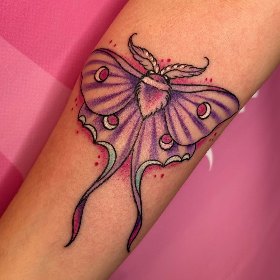 Tattoo by @chelstattoos — illustrative, neo_traditional