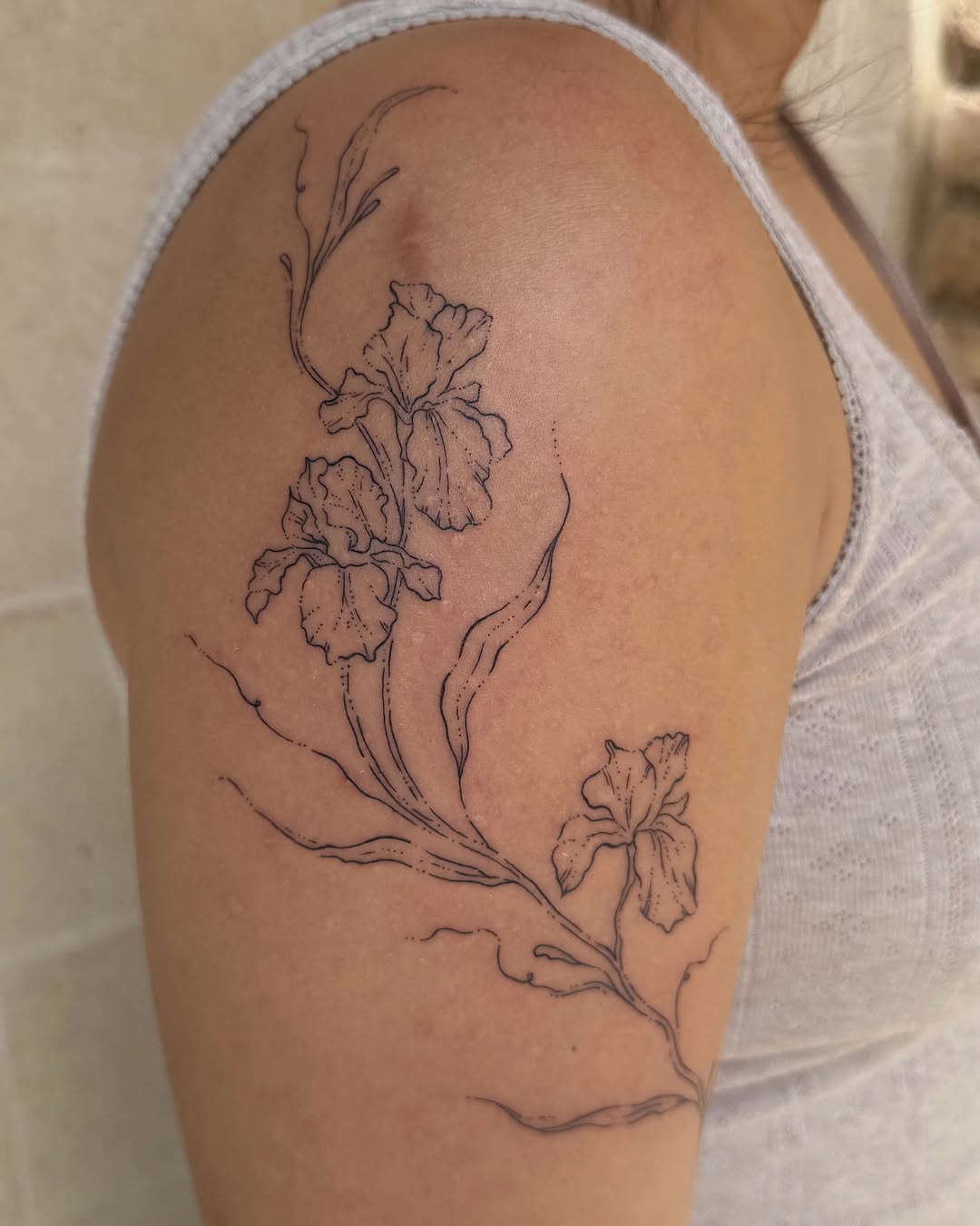 Tattoo by @inky_apricot — fine_line