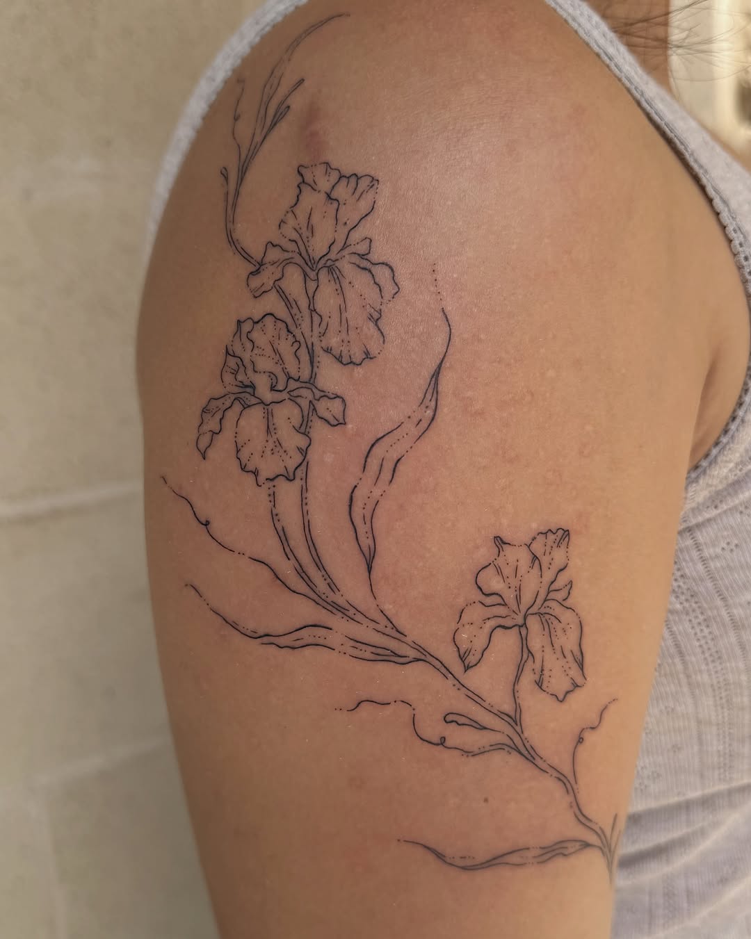 Tattoo by @inky_apricot — fine_line