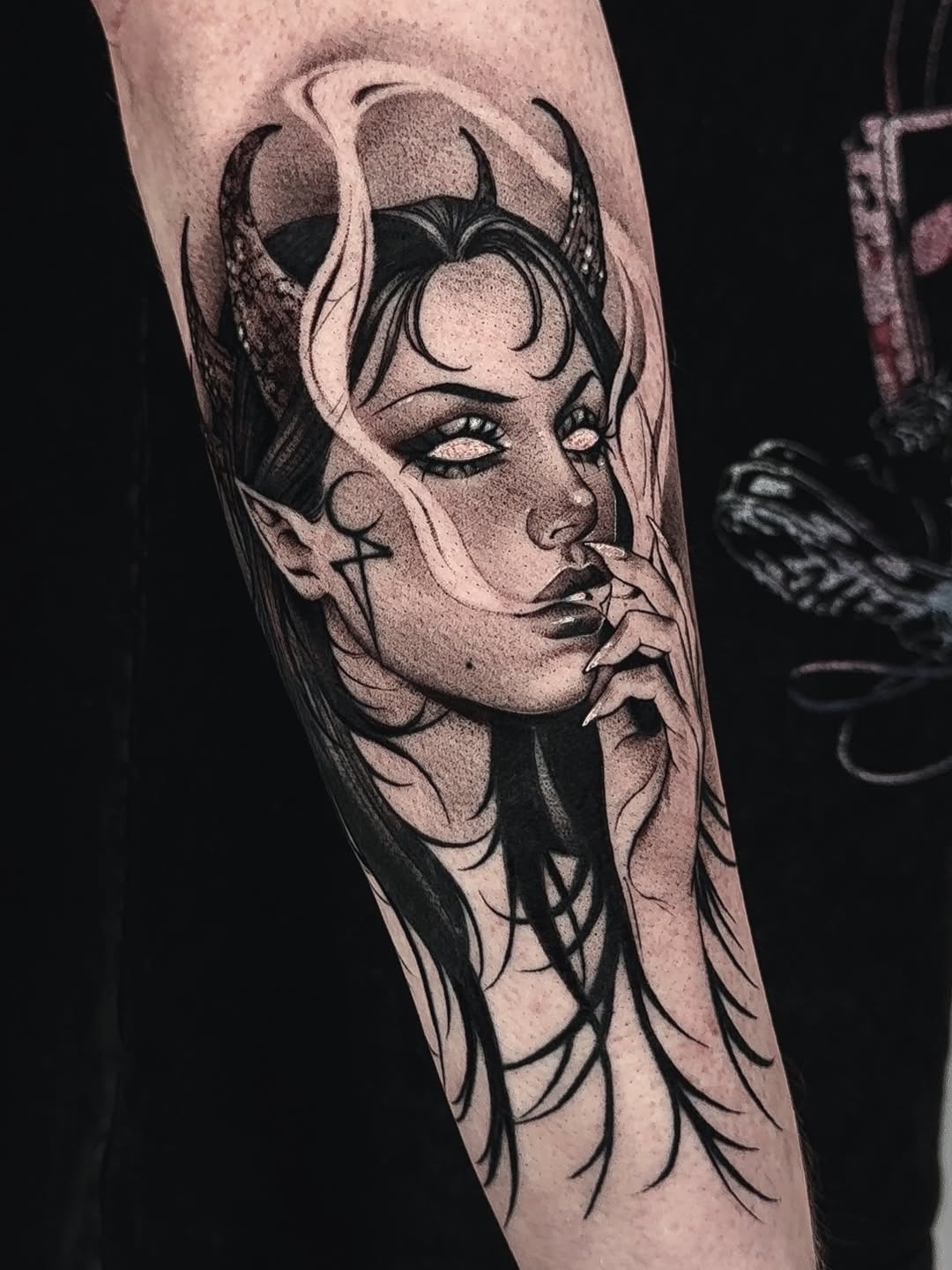 Tattoo by @tattoos.bydahlia โ black_and_grey