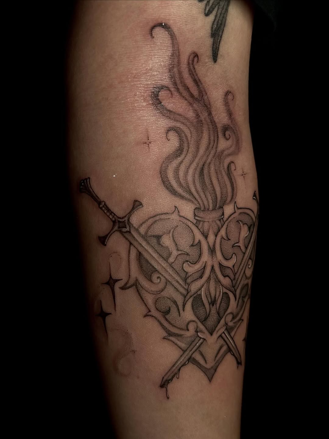 Tattoo by @chronicloving — black_and_grey