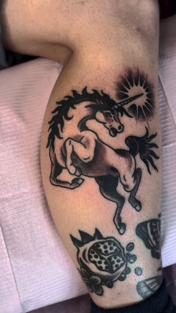 Tattoo by @luna_blue_tattoo — black_and_grey, realism