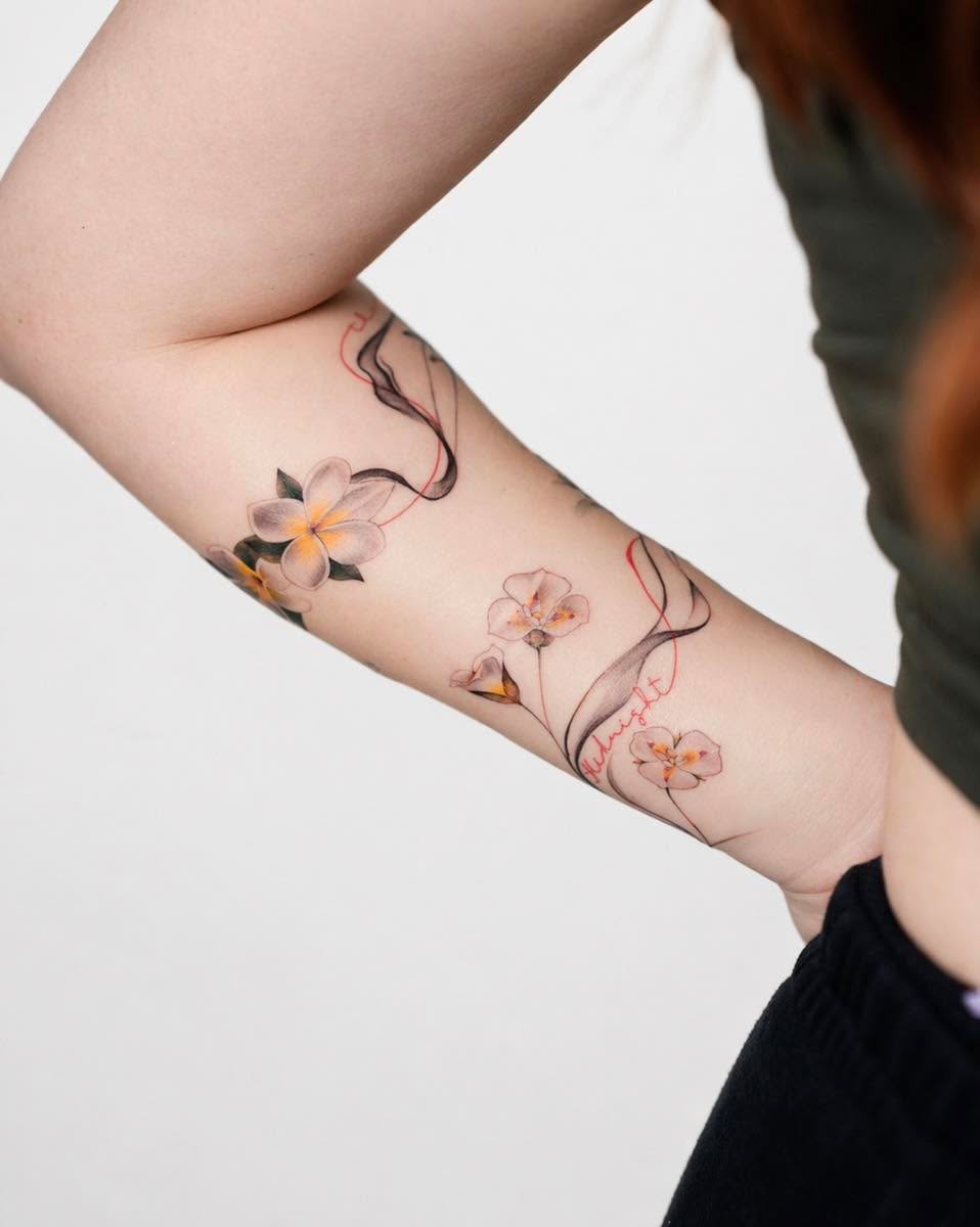 Tattoo by @helenini.tattoo — fine_line, watercolor