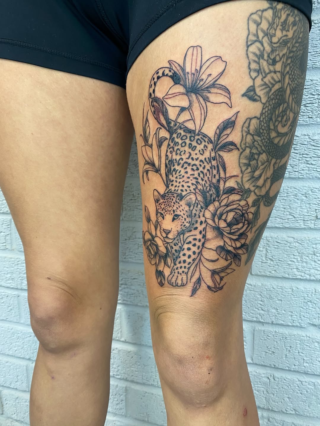 Tattoo by @mozzarellena_tattoos โ black_and_grey
