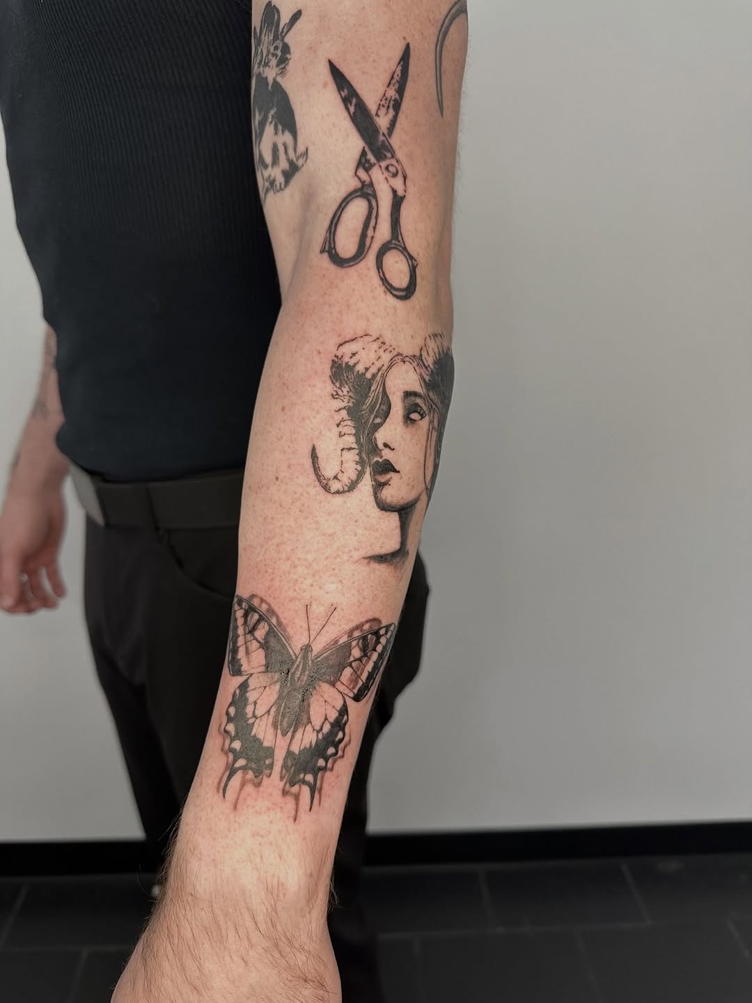 Tattoo by @tattoosbydarci โ black_and_grey