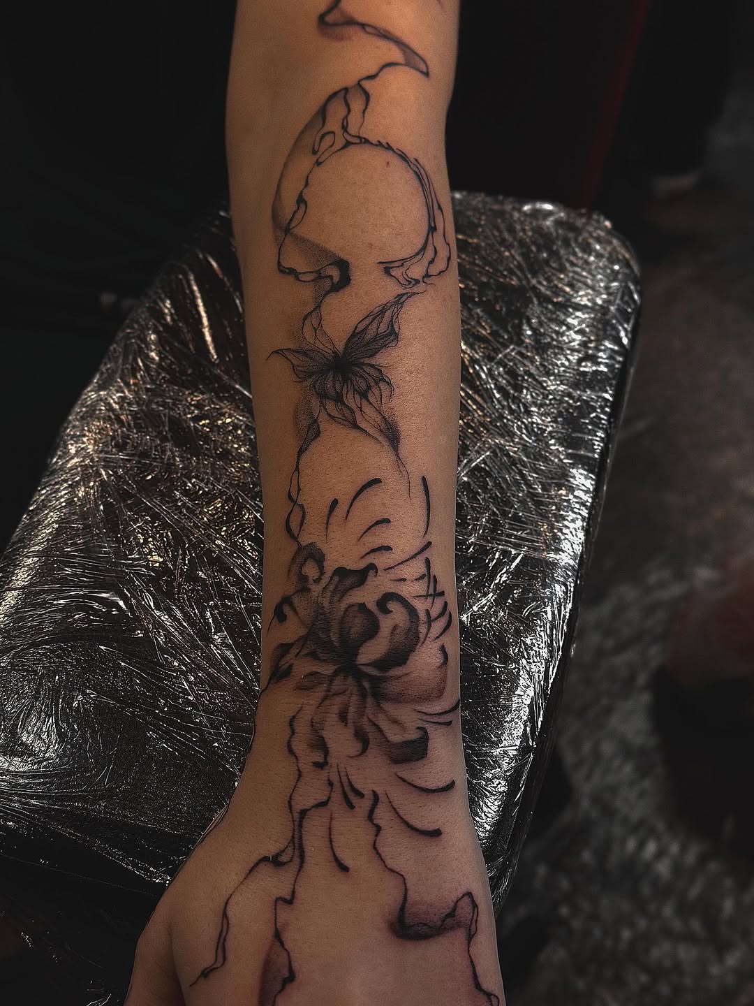 Tattoo by @brknsocialclub — black_and_grey, fine_line
