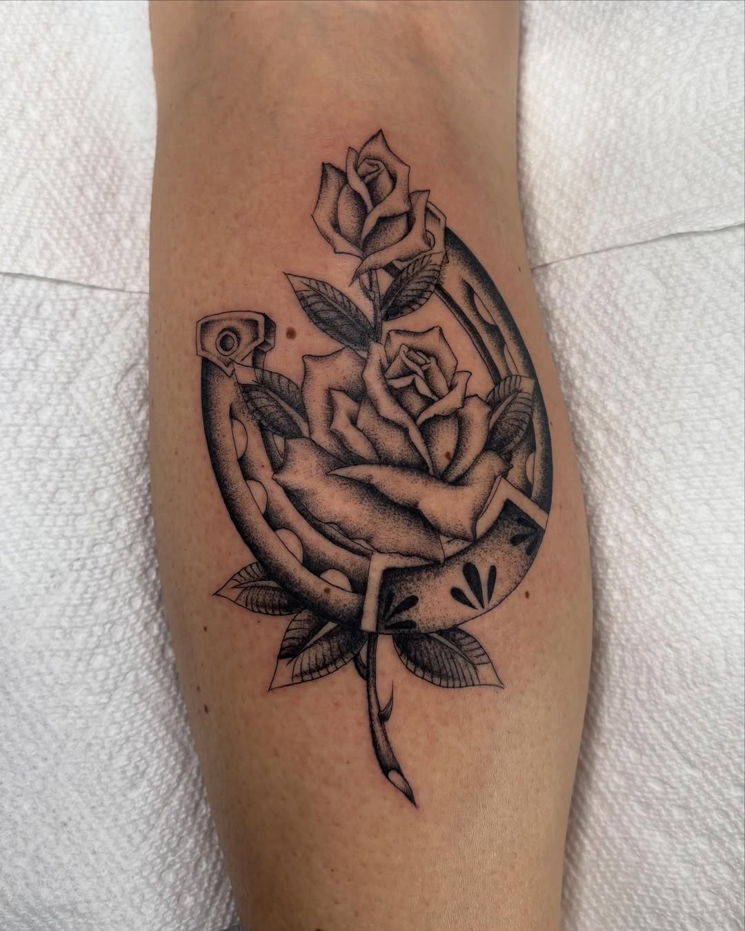 Tattoo by @marihposa — black_and_grey