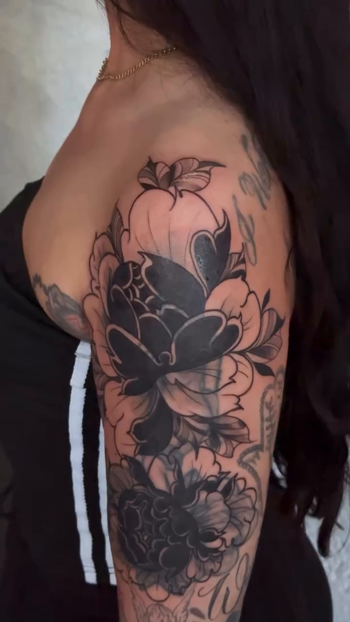 Tattoo by @newbold.tattoo โ blackwork, illustrative
