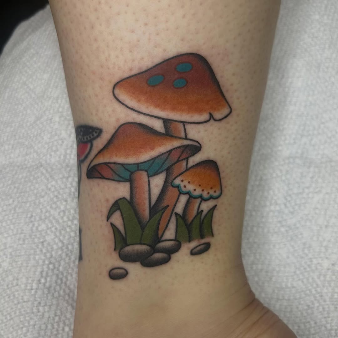 Tattoo by @bhoneybuns — american_traditional