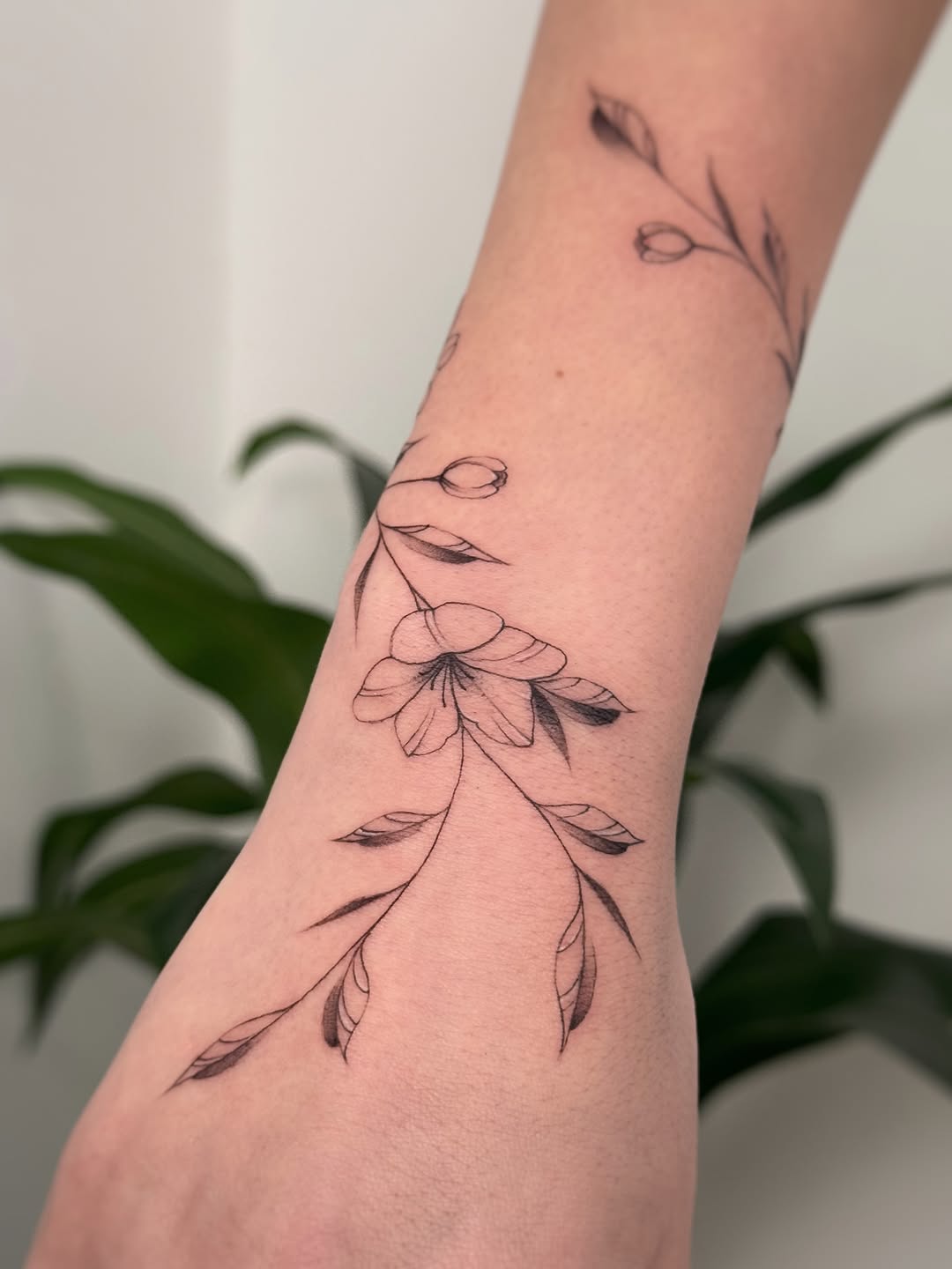 Tattoo by @giannatattoos — fine_line