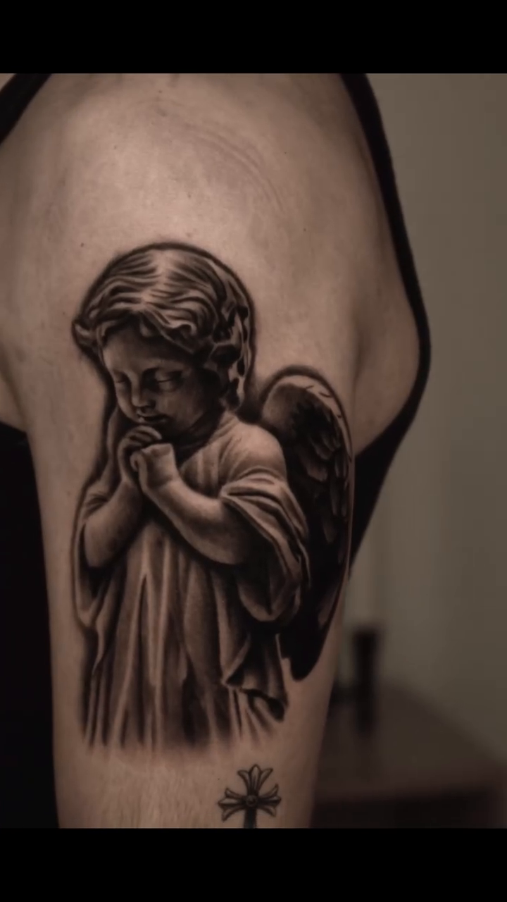 Tattoo by @alonso_tattoos โ black_and_grey, realism