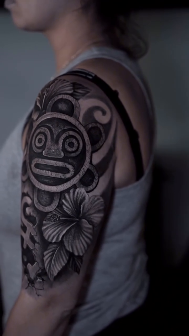 Tattoo by @sosaink_tattoo โ black_and_grey, illustrative