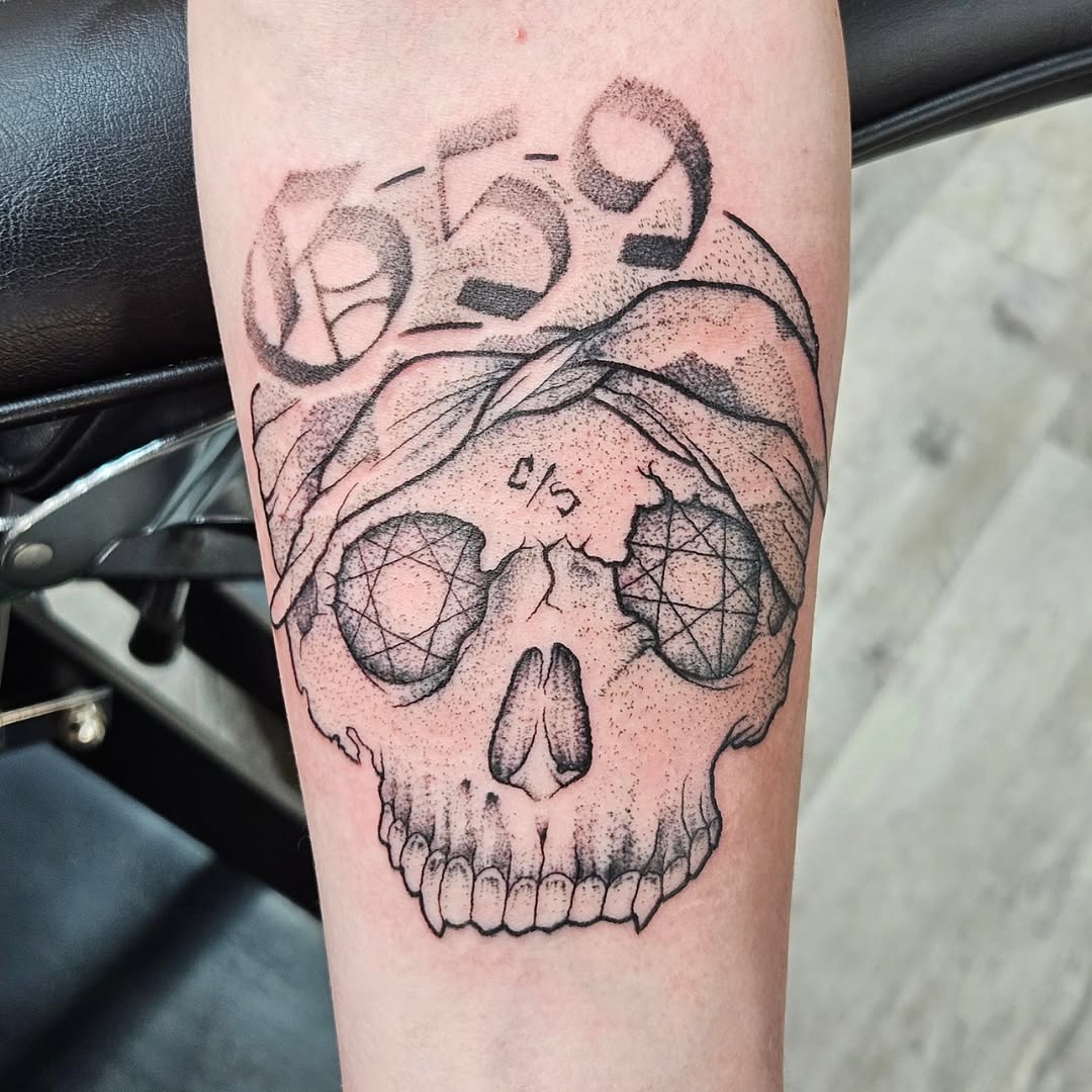 Tattoo by @damian_eames — blackwork, illustrative
