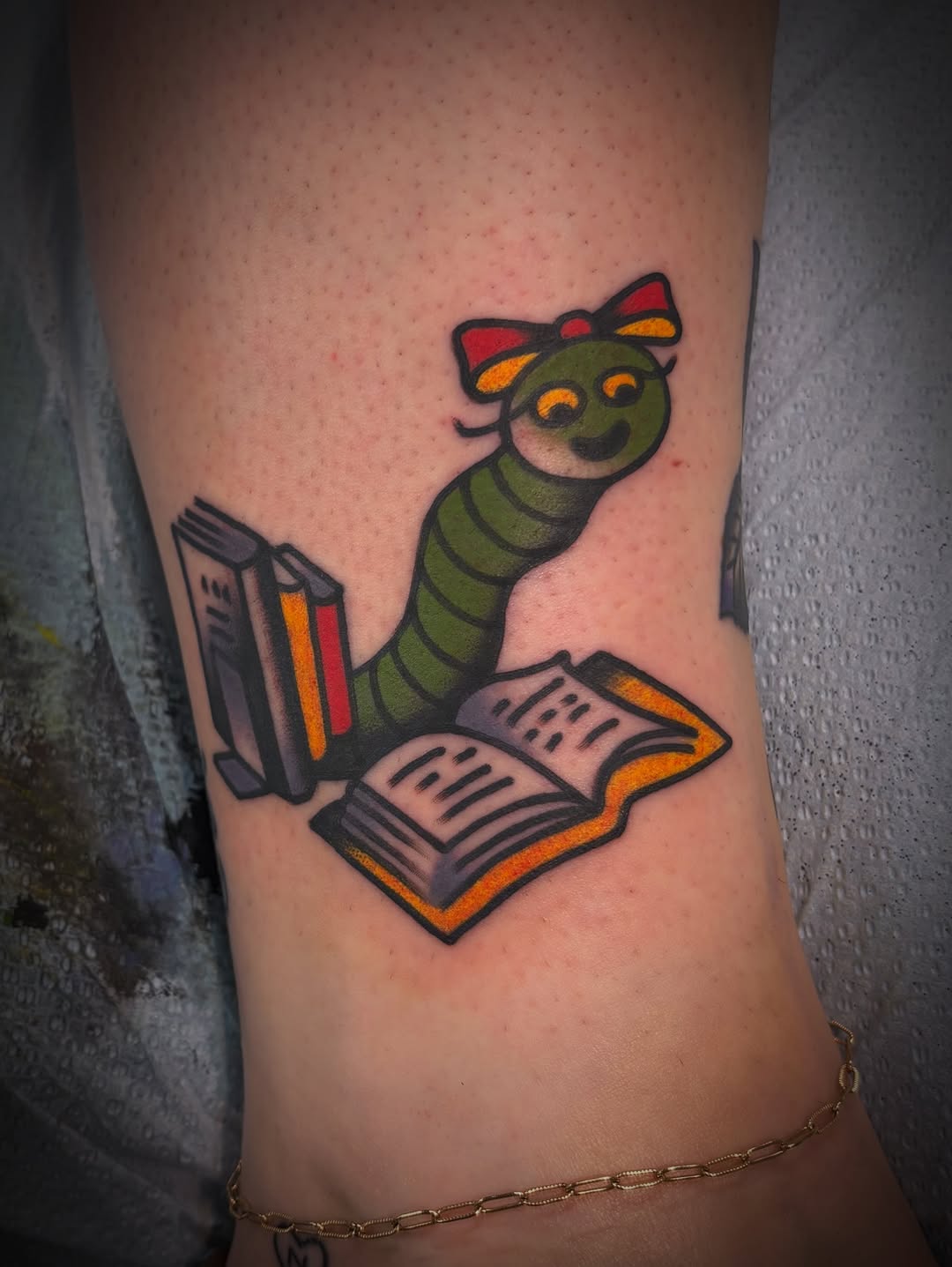 Tattoo by @deyatattoo — american_traditional, illustrative