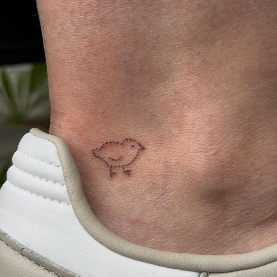 Tattoo by @springgreenes — fine_line, minimalist