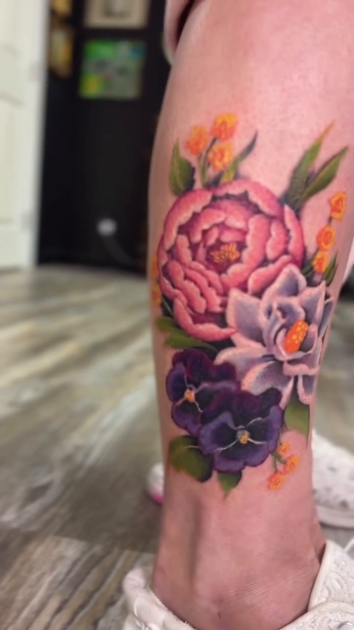 Tattoo by @angieglvz.ink — realism, color