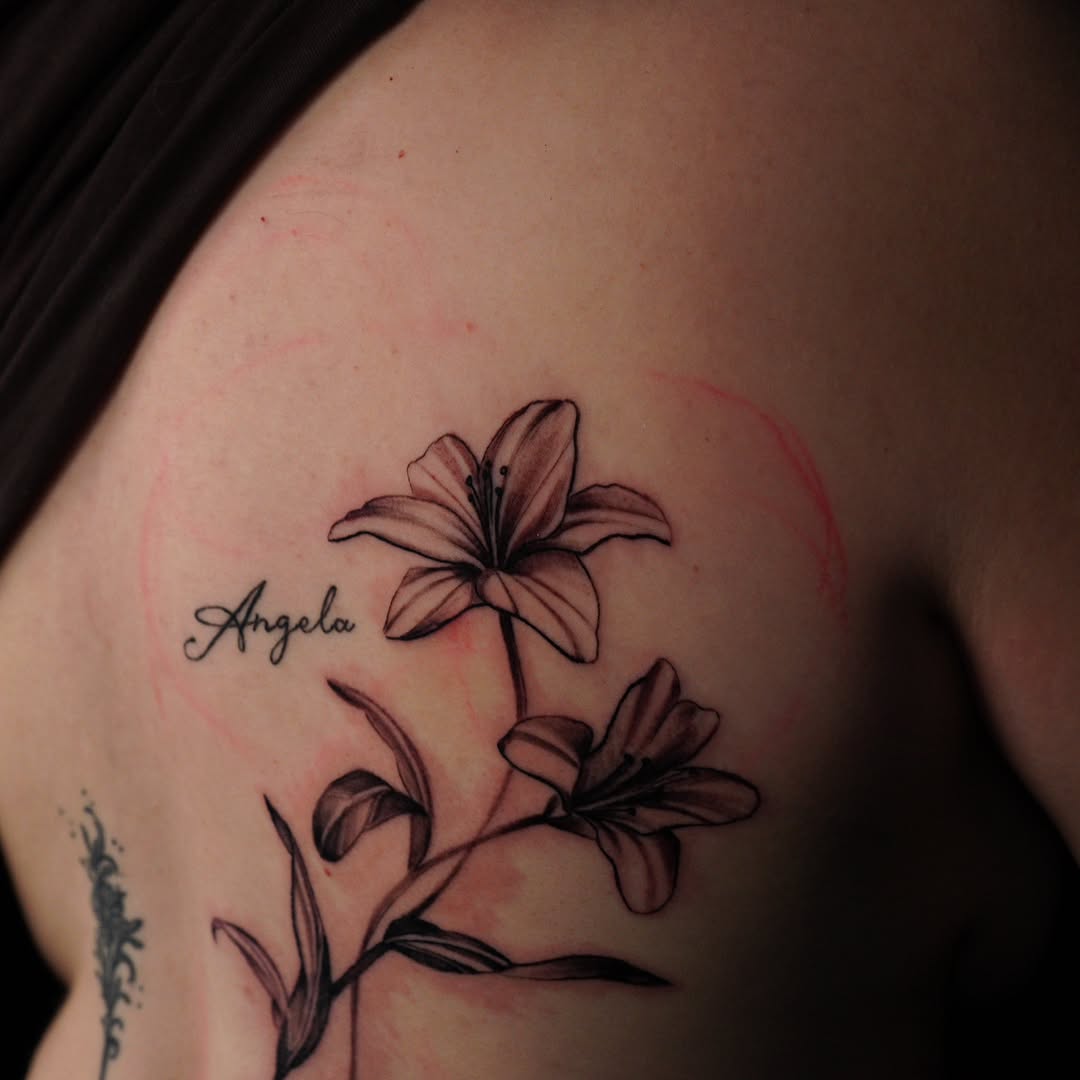 Tattoo by @tattoobytats โ black_and_grey, illustrative