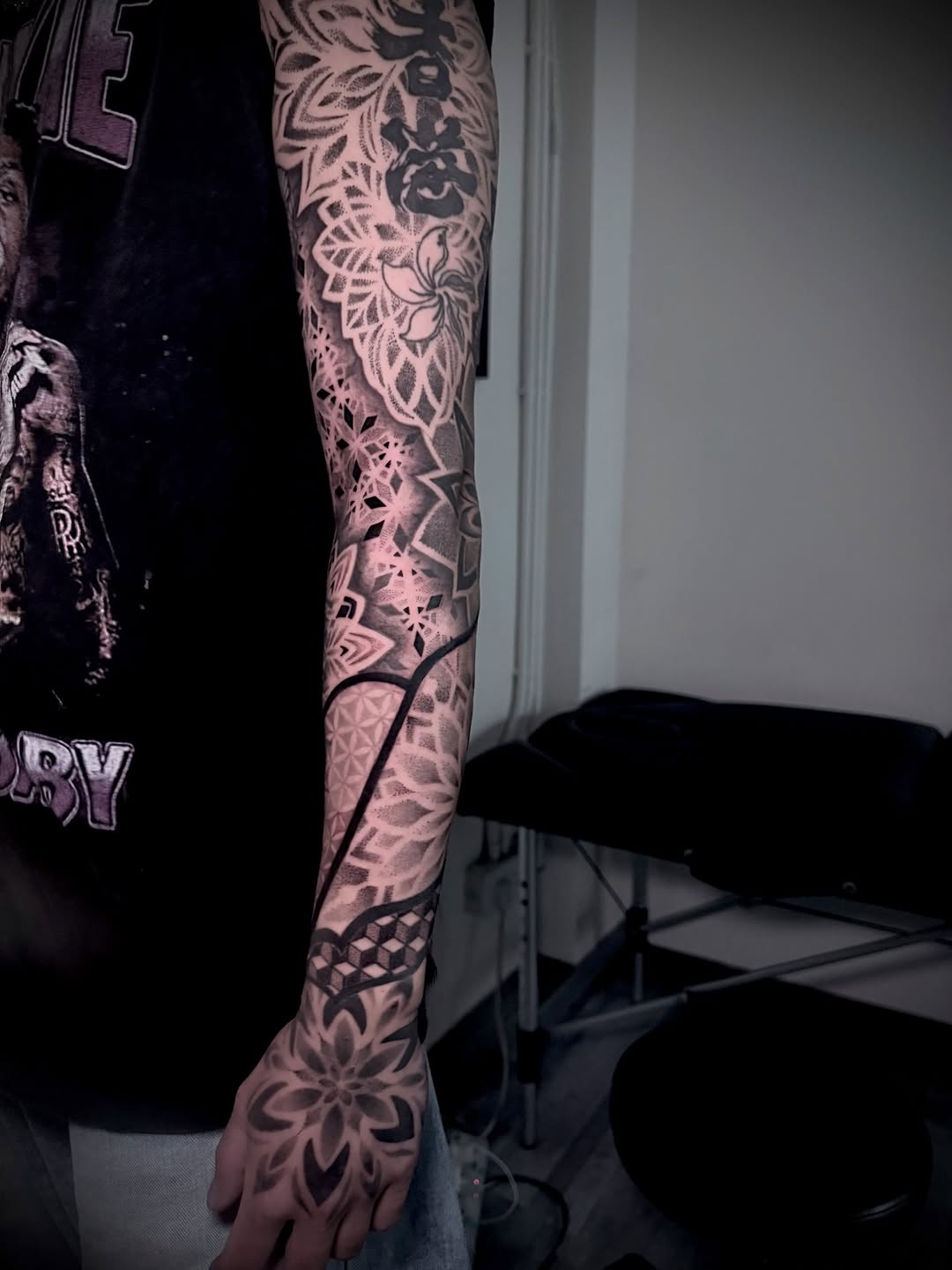 Tattoo by @_c._.yt_ โ geometric, dotwork