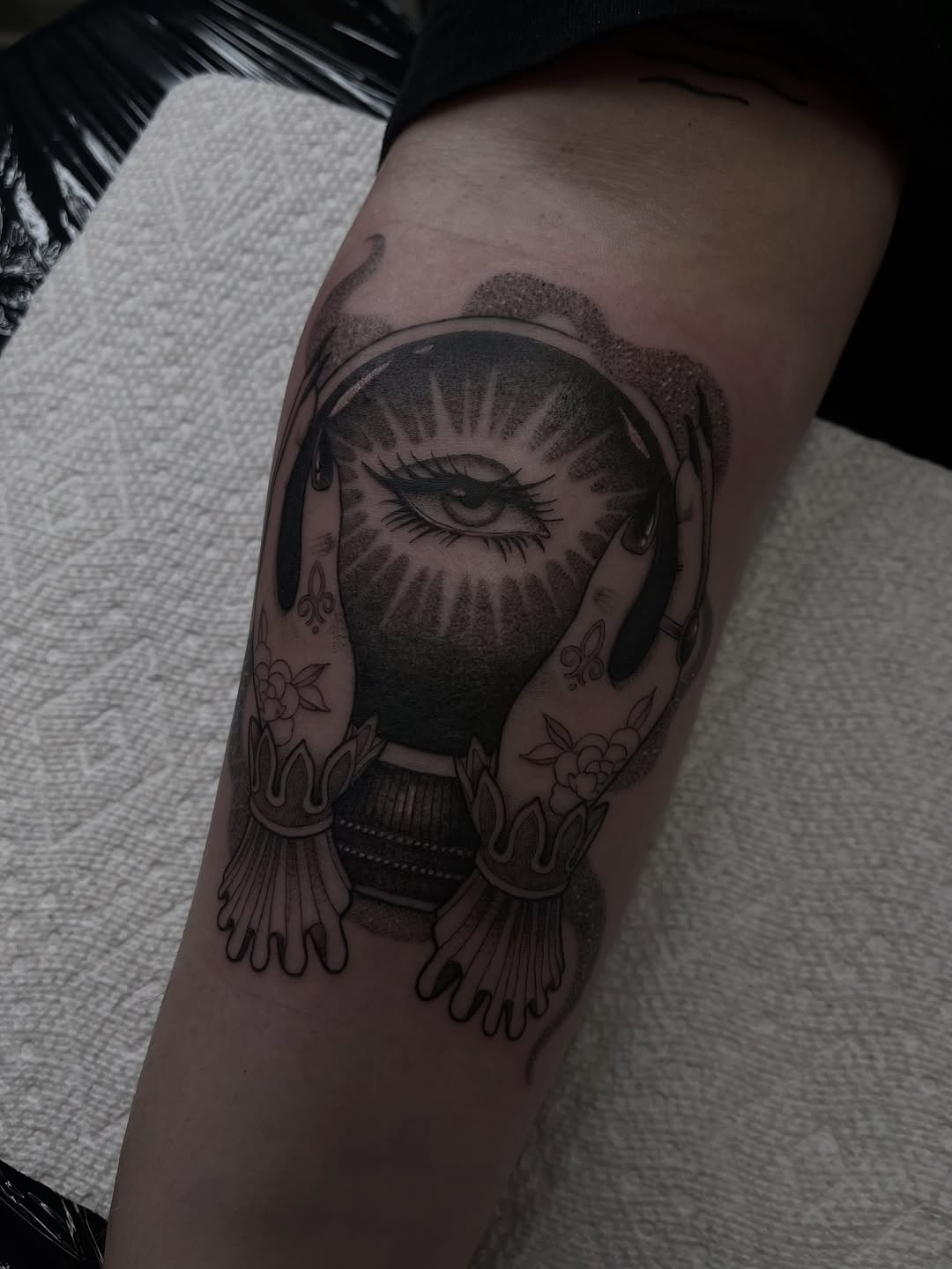 Tattoo by @vicentetattoos β black_and_grey, ornamental