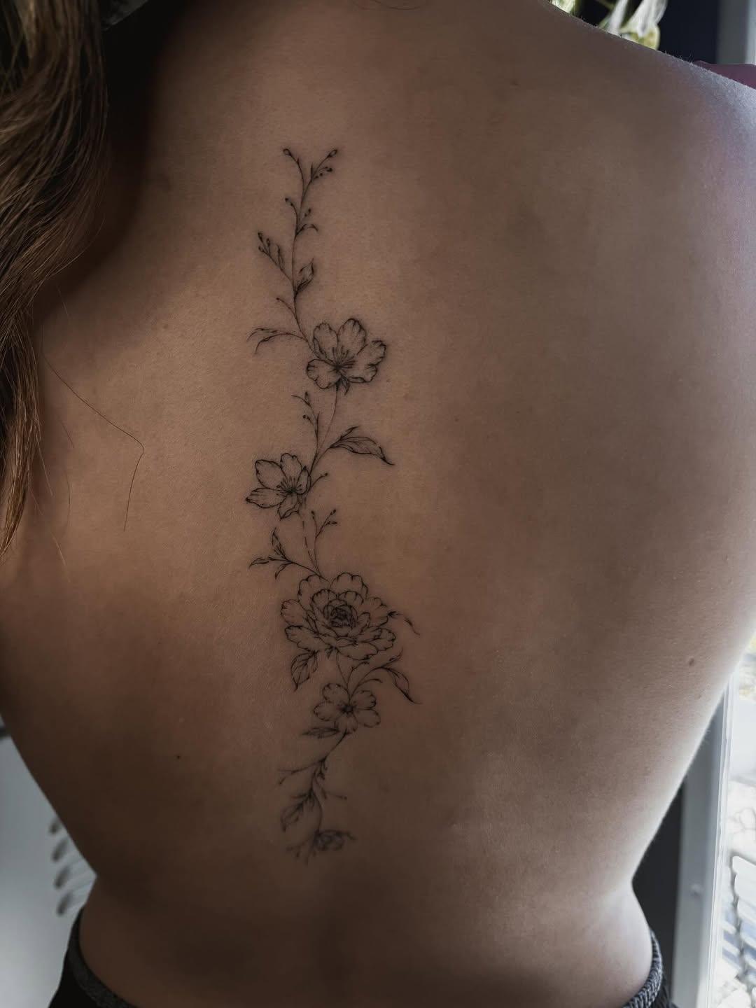 Tattoo by @red_rosalie_ โ fine_line, illustrative