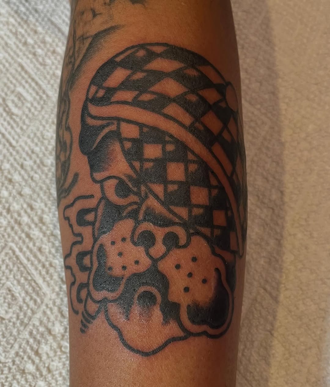 Tattoo by @shorezumi โ american_traditional, blackwork