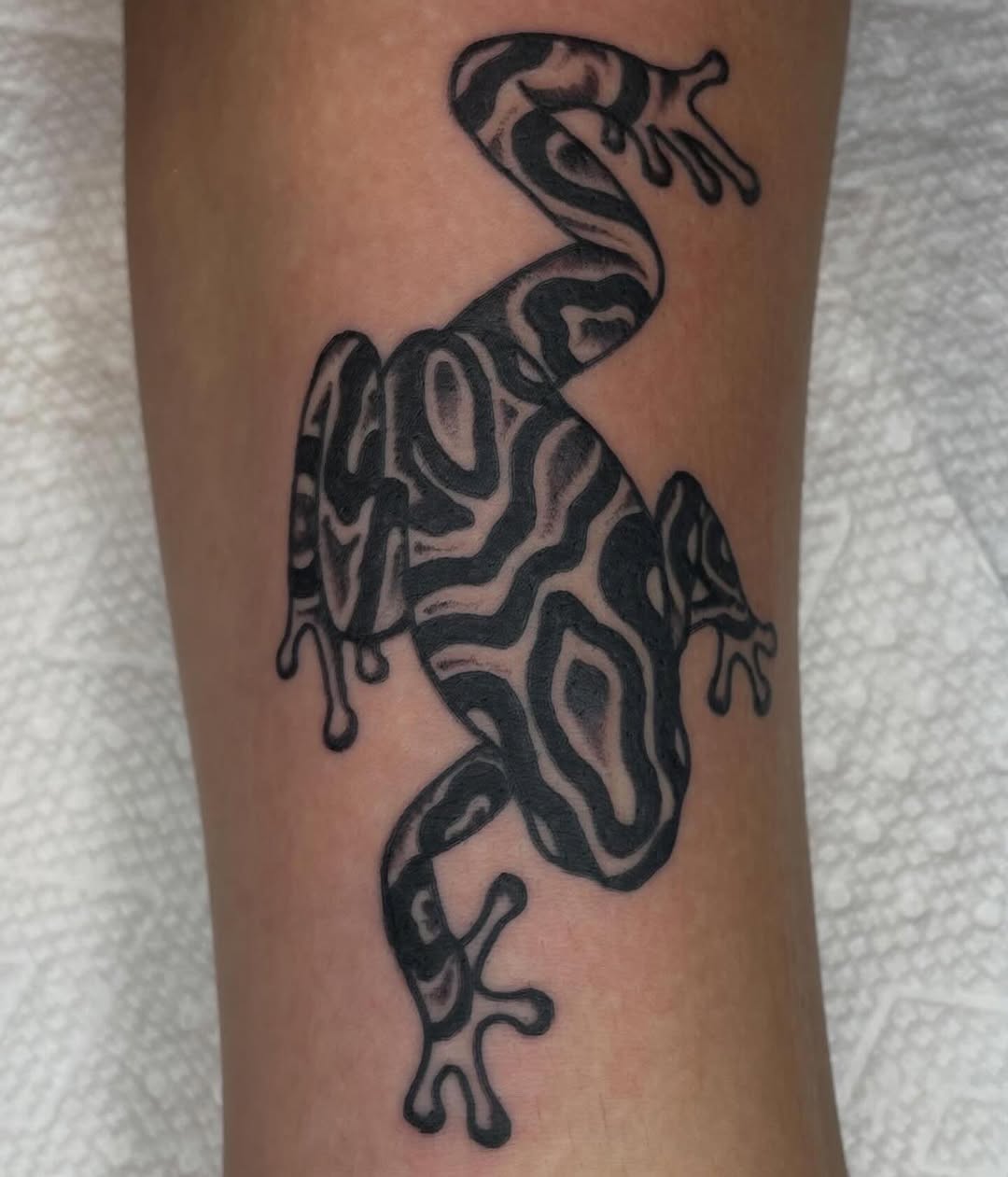 Tattoo by @shorezumi โ blackwork, illustrative