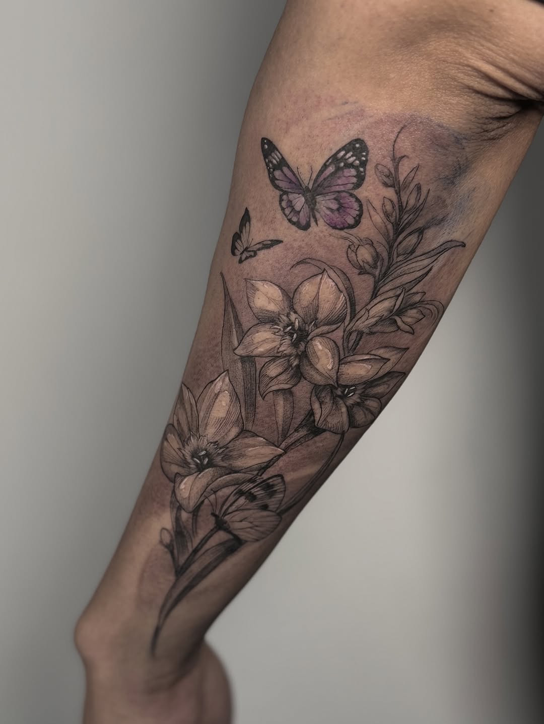 Tattoo by @vincelau.tattoos โ black_and_grey