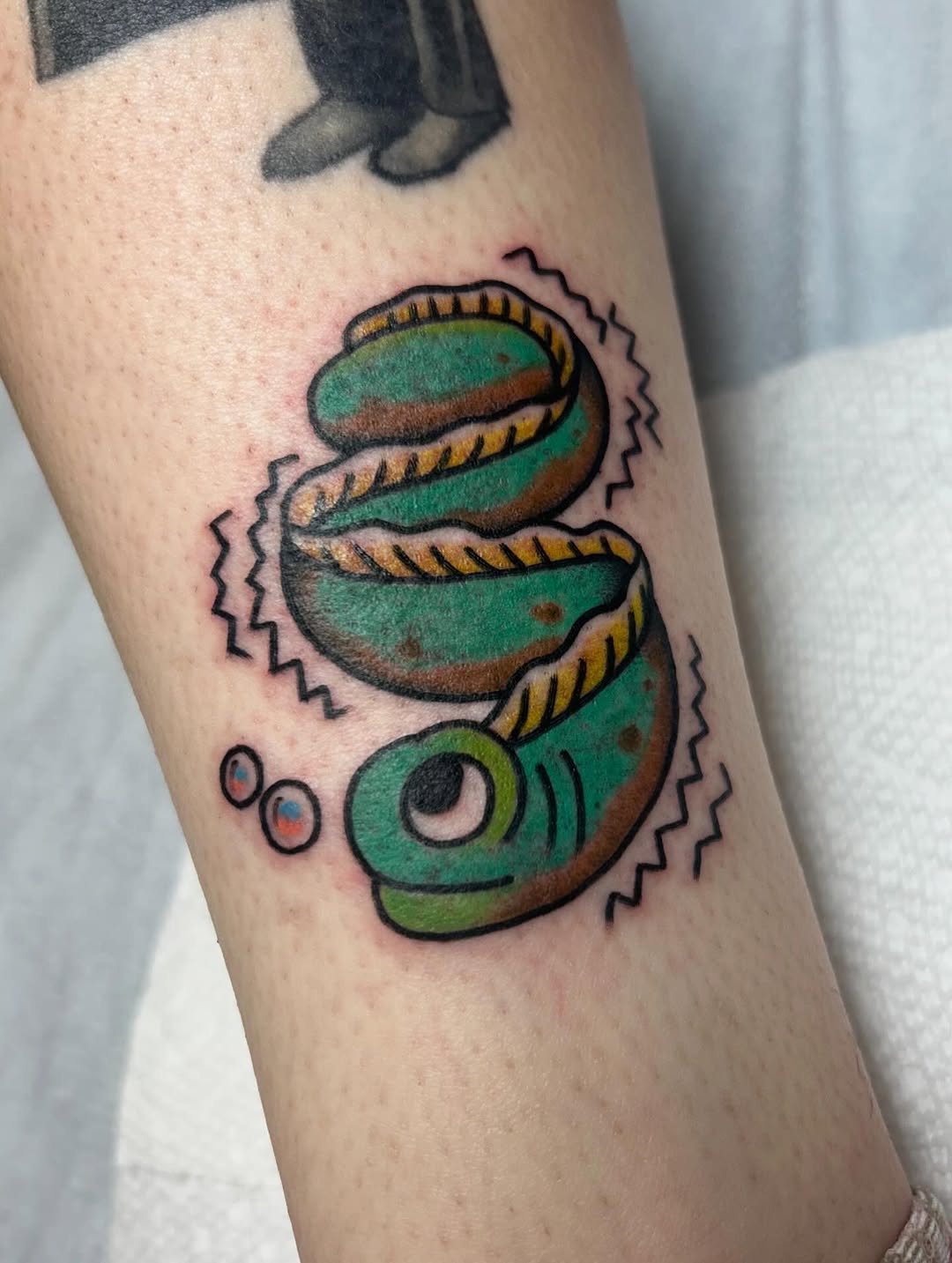 Tattoo by @missfinetattoo — american_traditional