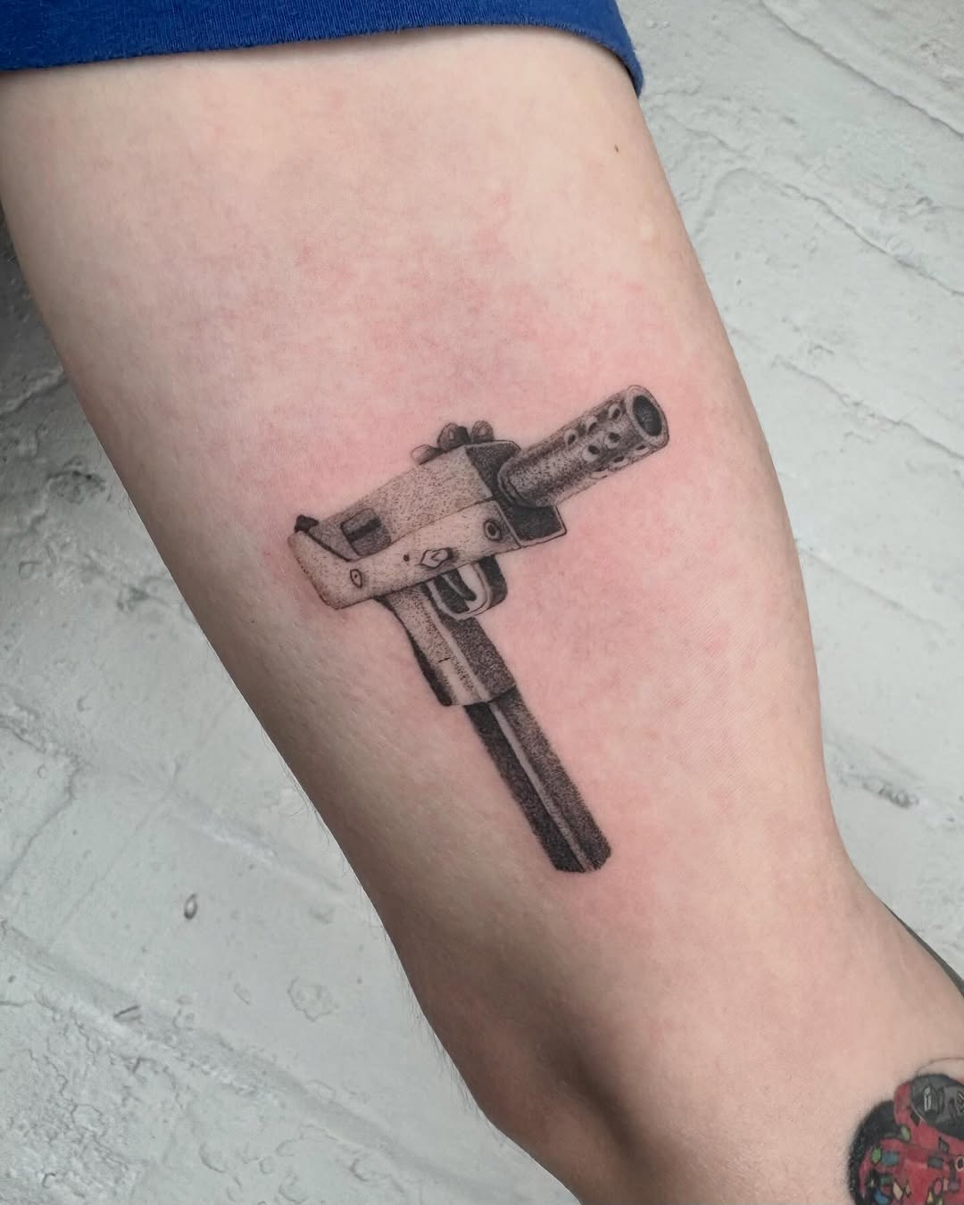 Tattoo by @el_kenny_ — illustrative, black_and_grey