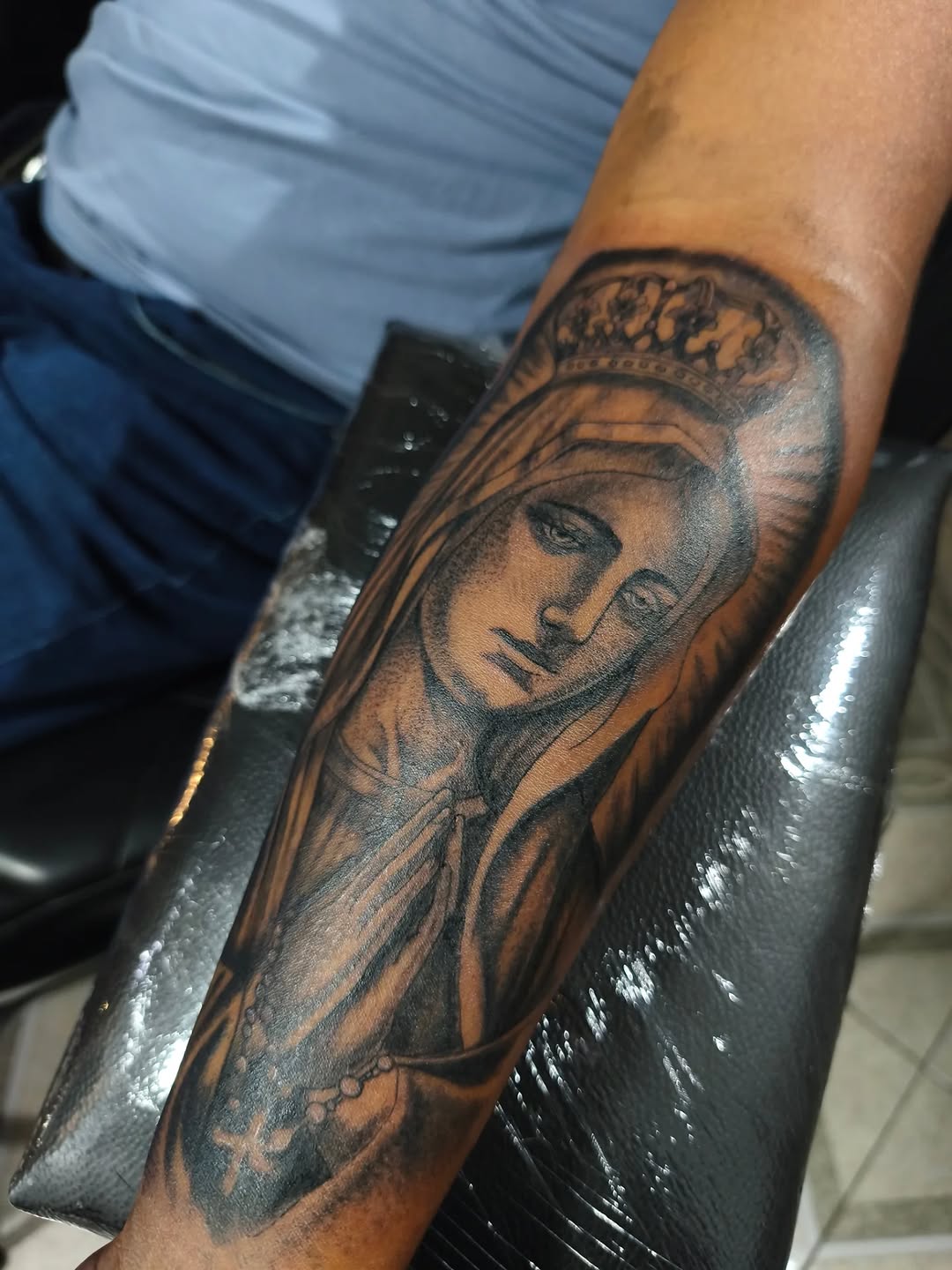 Tattoo by @mello_blue_tatto0 — black_and_grey, realism