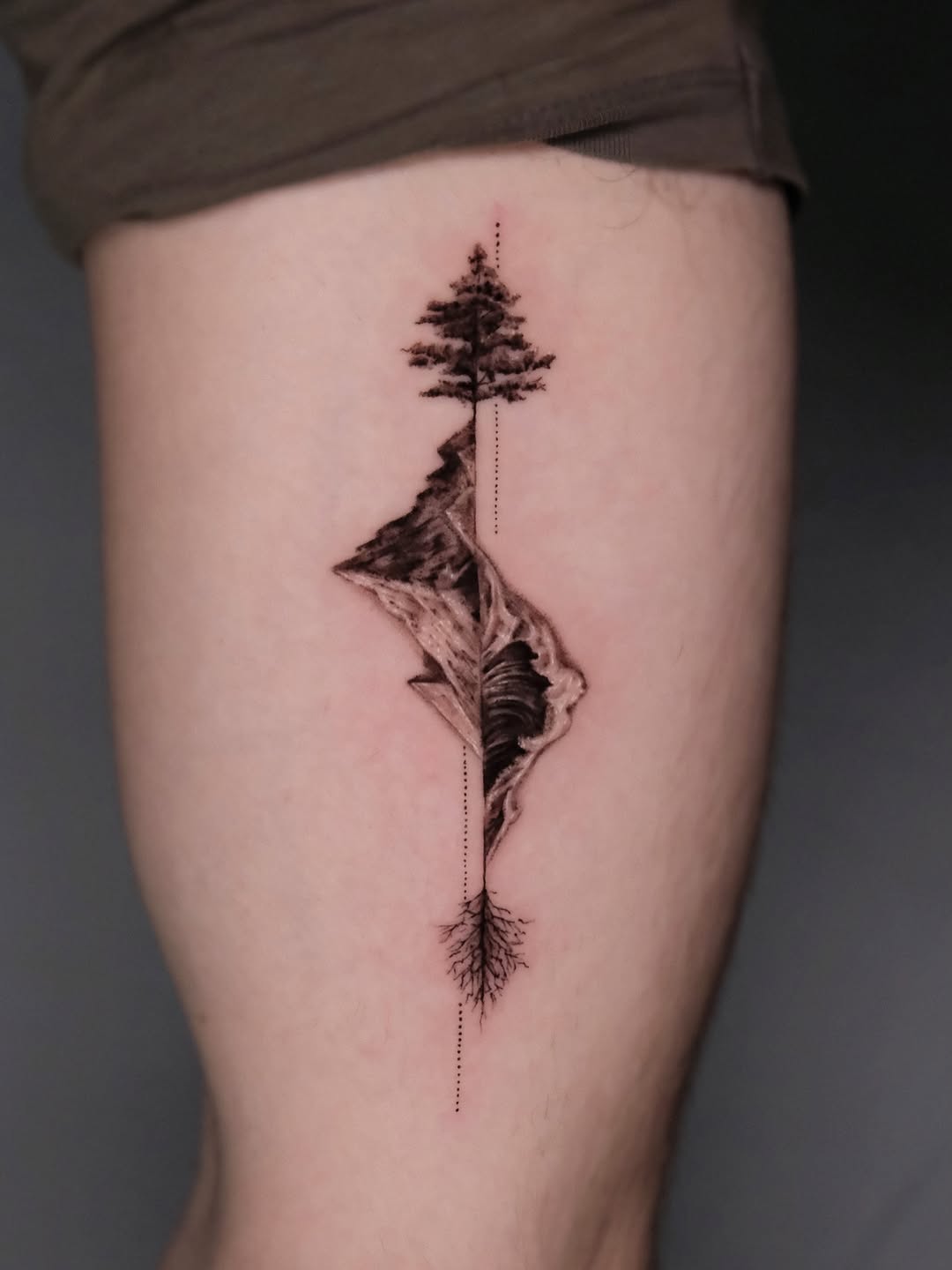 Tattoo by @da.an_tattooer — black_and_grey, fine_line