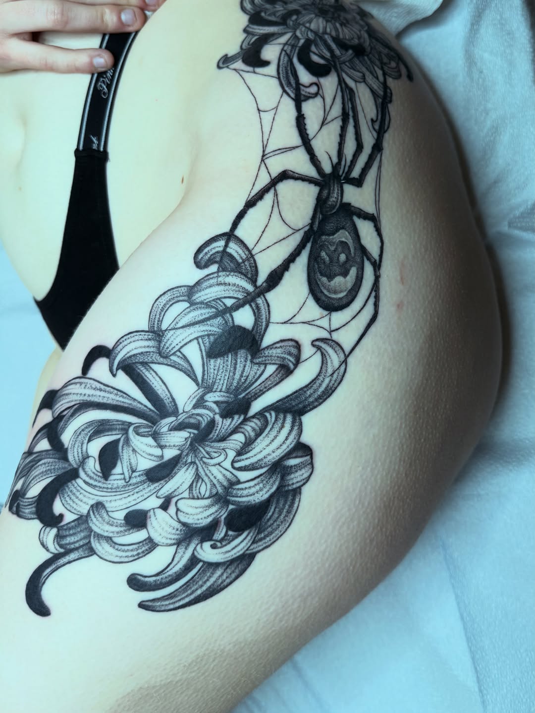 Tattoo by @rosie.tattoo — black_and_grey, realism