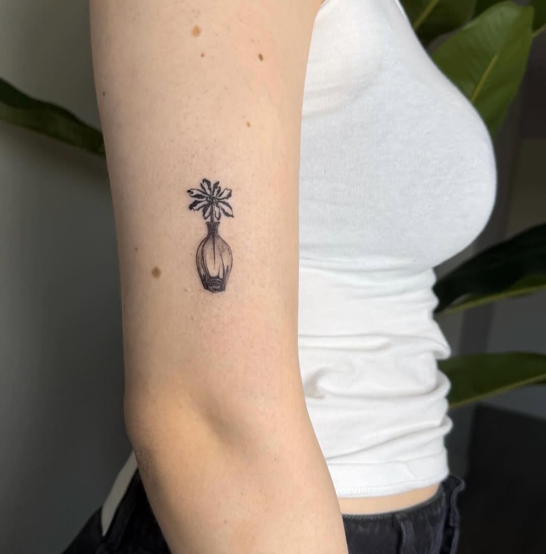 Tattoo by @marta_tattoo.yeg — fine_line