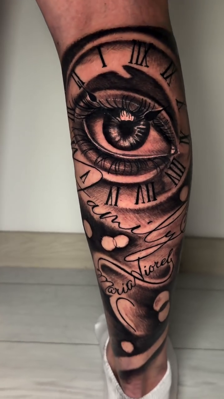 Tattoo by @patrisiatattoo — black_and_grey, realism