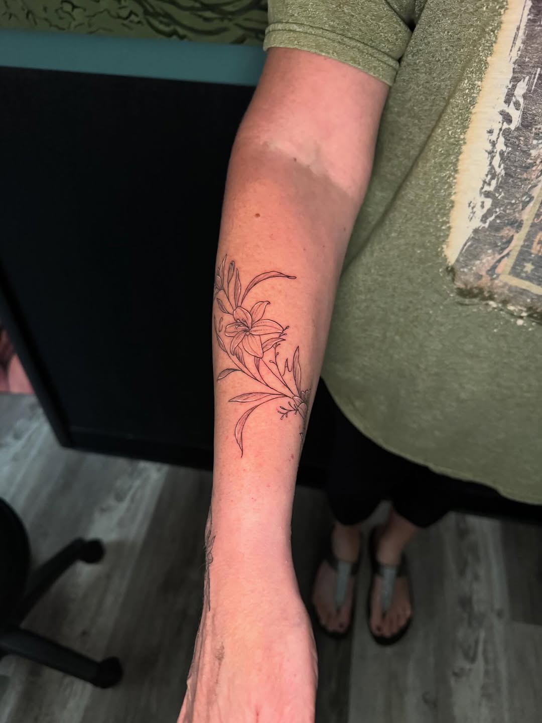 Tattoo by @lesleahipp_tattoo — fine_line, illustrative
