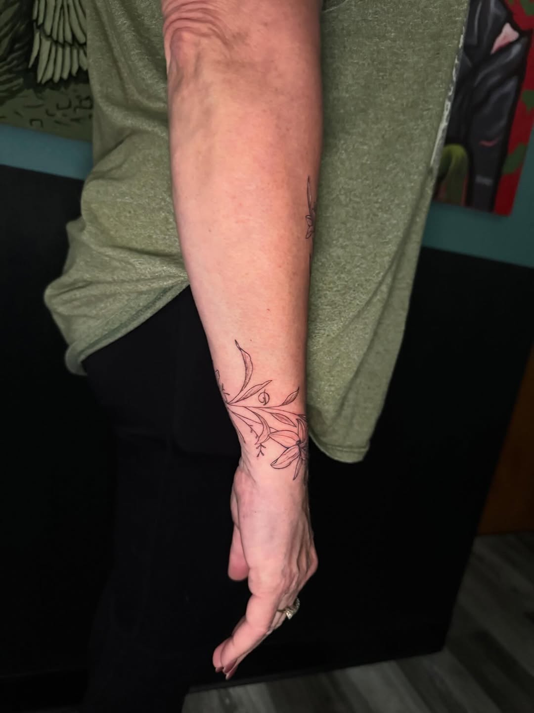 Tattoo by @lesleahipp_tattoo — fine_line, illustrative