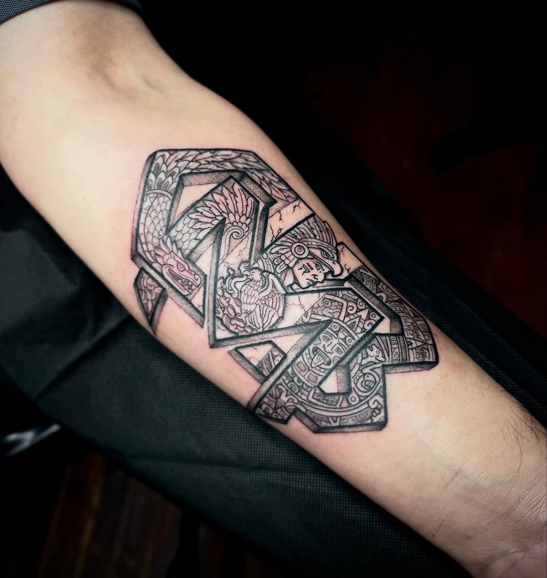 Tattoo by @prettyinink_tattoo — blackwork, illustrative